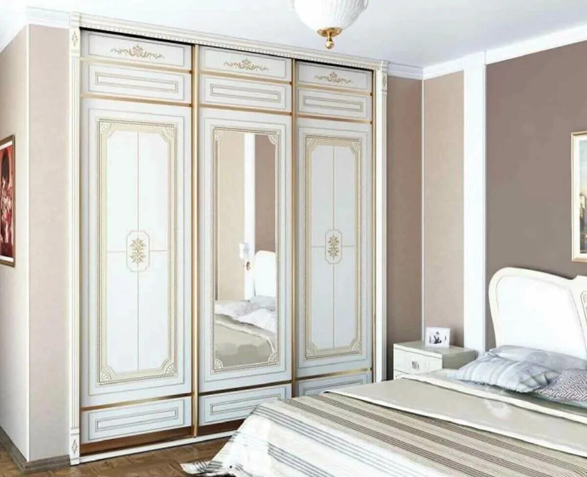 Шкаф в спальню фото. Шкаф купе классика шестидверные патина. Шкаф-купе классика (Зарон). Шкаф-купе в стиле Прованс в спальню. Встроенные шкафы классика.