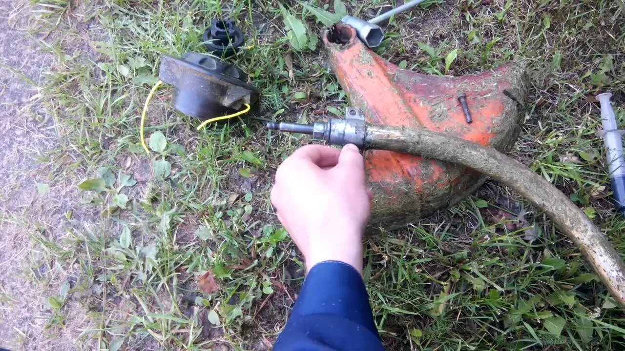 Как разобрать триммер электрический для травы. Гибкий вал stihl fs-38. мотокоса stihl fs 38. смазка вала триммера штиль fs 38. смазка редуктора триммера штиль fs.