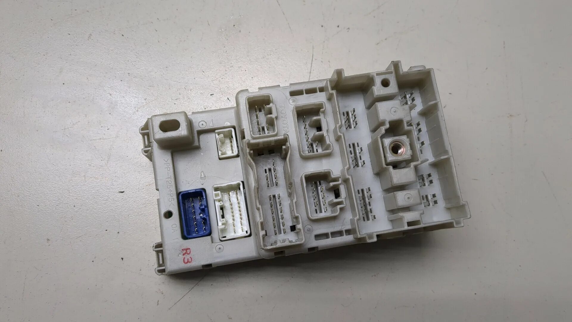 Блок предохранителей Toyota RAV 4 2000-2005 2005 купить бу по цене 788 руб. Z173
