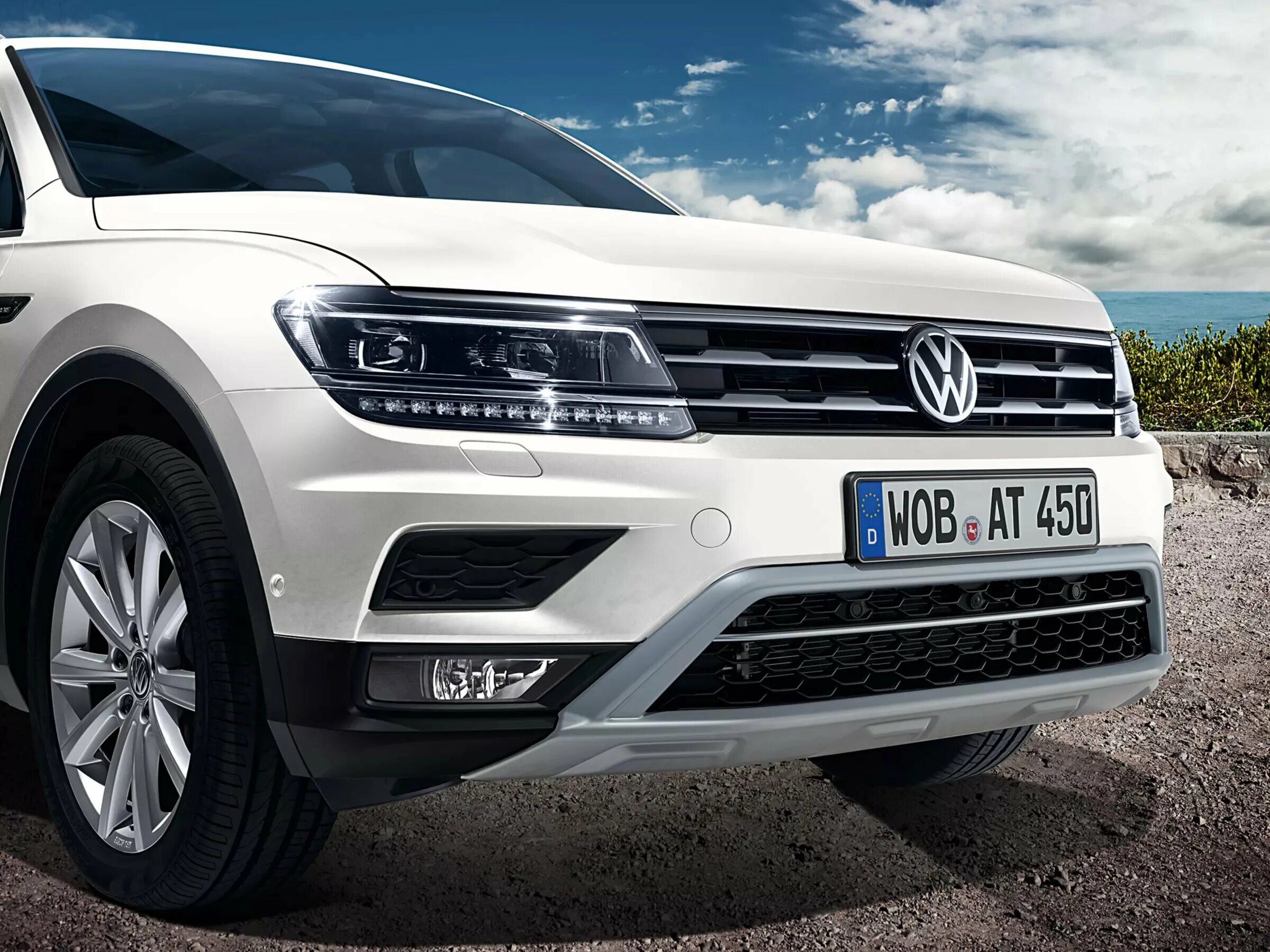 Tiguan 5n2. Бампер r line Tiguan 2019. Накладка переднего бампера Тигуан р лайн 2019. VW Tiguan 2020 Offroad. Бампер volkswagen tiguan