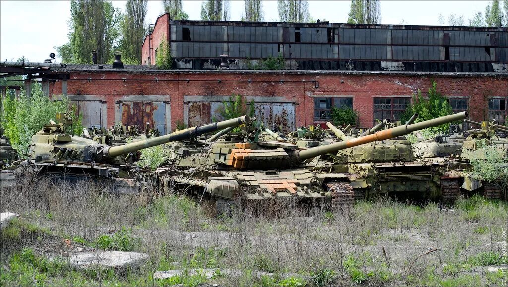 Харьковский танковый. Танкоремонтный завод харьков. харьковский ремонтный танковый завод. харьковский бронетанковый завод кладбище танков. танковый завод в харькове.