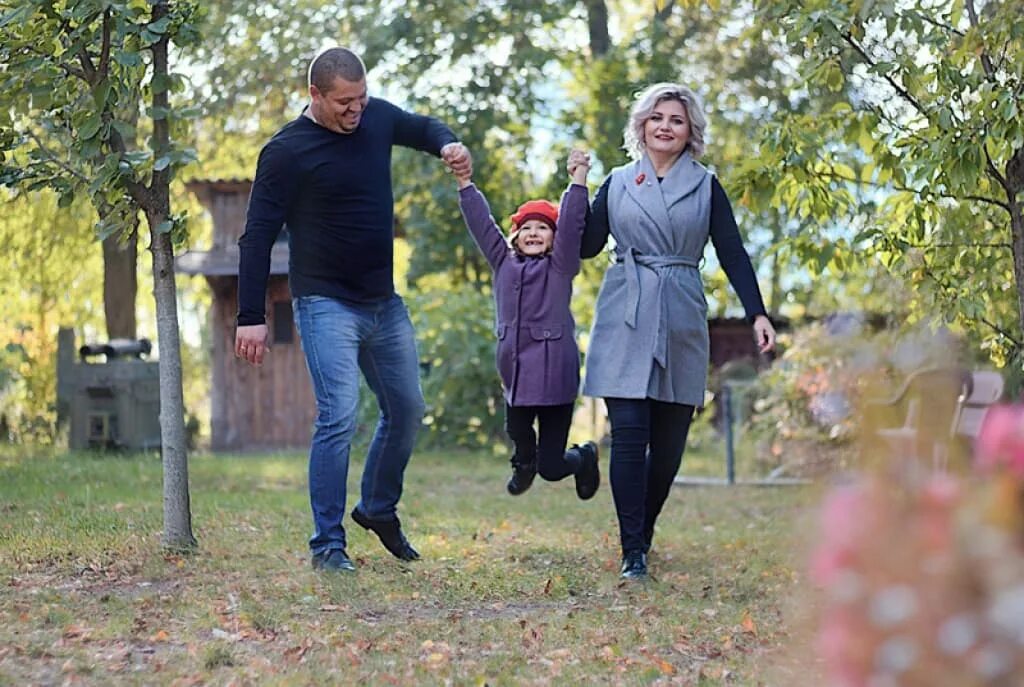 анастасия околот. я найду новую семью 30. секрет фильм 2018. я найду новую семью 30. сериал сестры 2021.