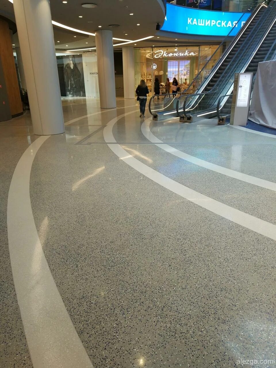 Трц каширская плаза. Торговый центр каширская плаза. Тц каширская плаза магазины. Каширская плаза магазины. Аморем каширская плаза.