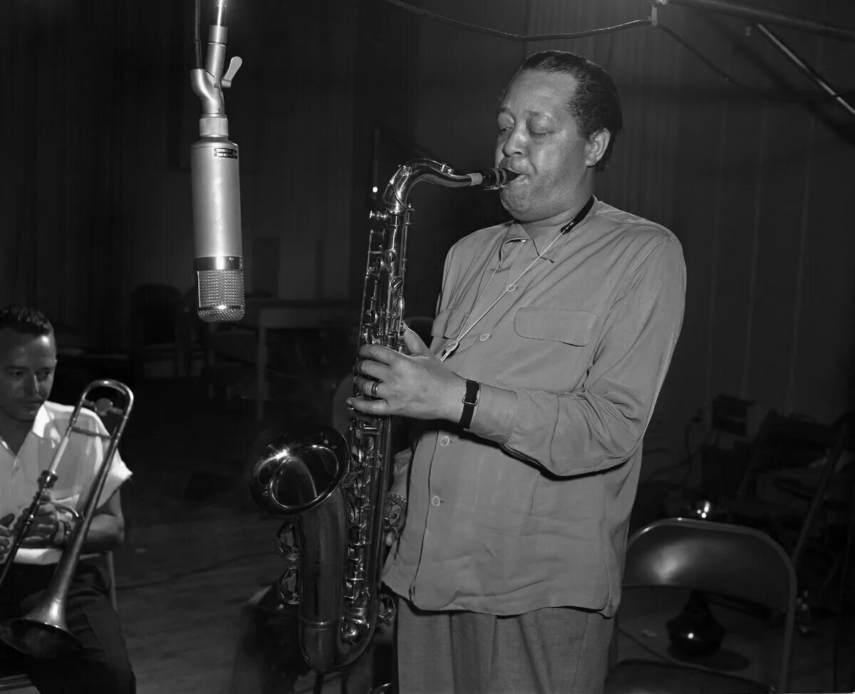 Lester young "джаз галерея". Джазовые исполнители XXI века. Lester young's Saxophone.