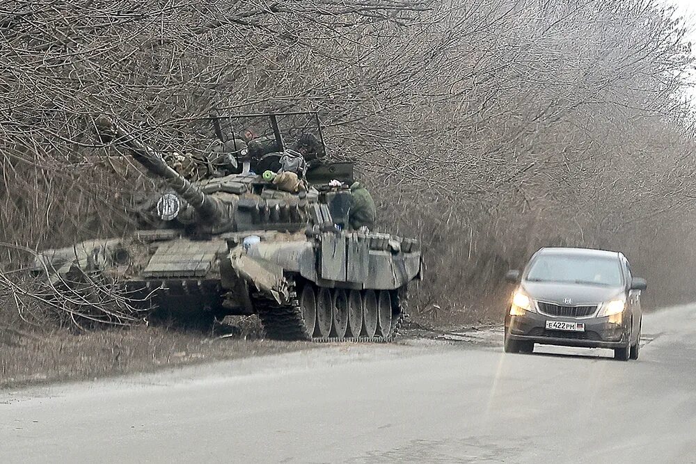 Ситуация на фронте сейчас видео. Российские войска на Украине. Российская Военная техника. Украинские танки. Российские войска на Донбассе.