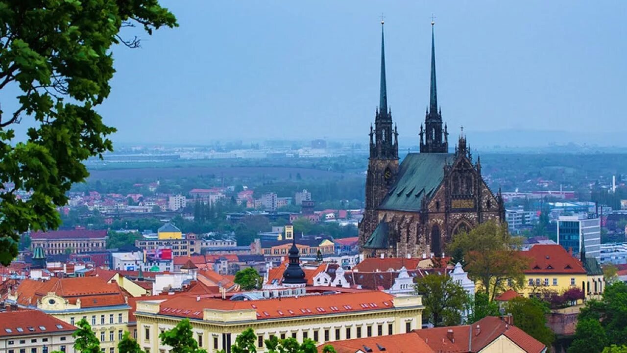 Брно город в чехии. Брно чехия фото. Город в чехии brno. Город брно страна. Брно город в чехии.