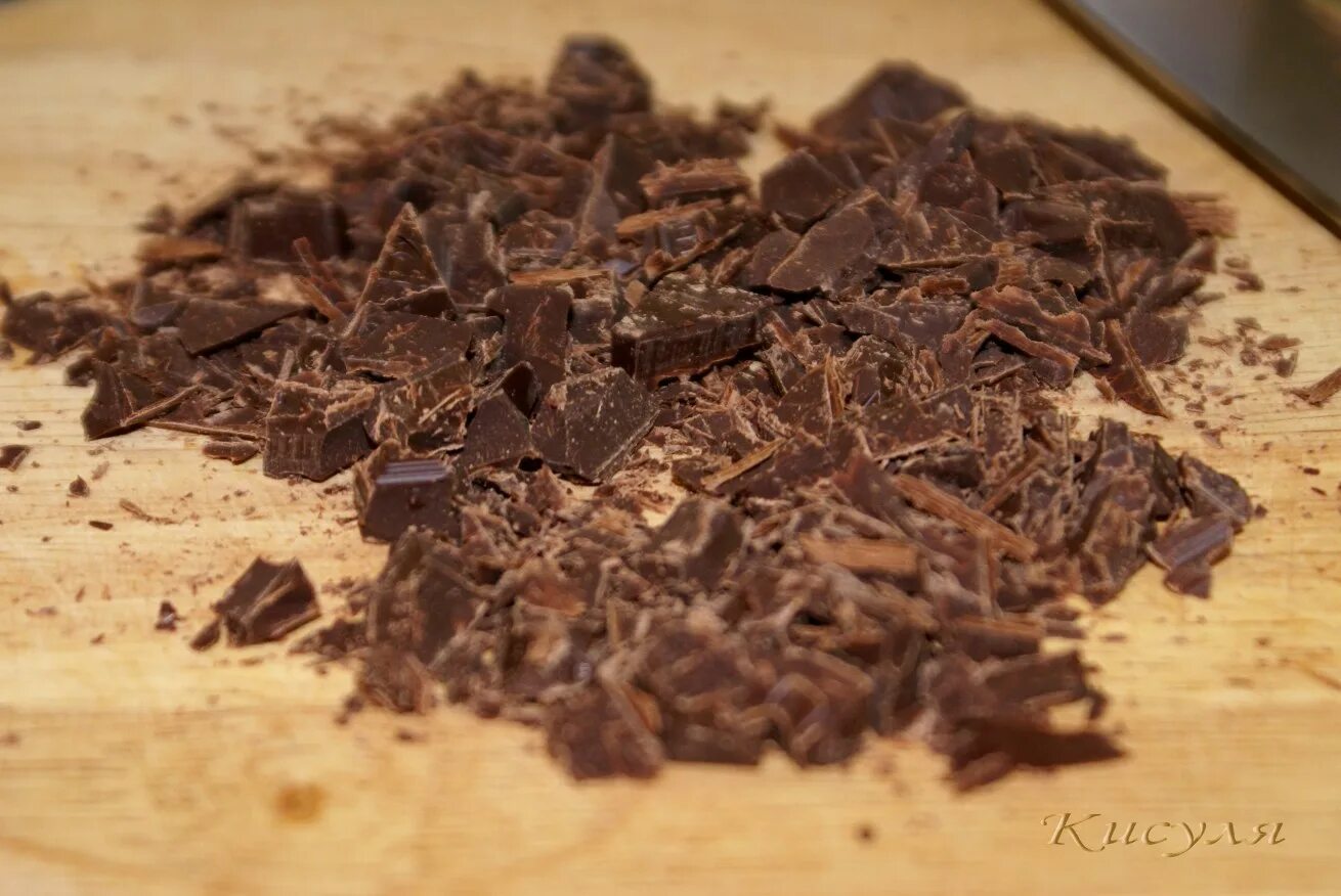 Шоколадная крошка. Приготовление шоколадной крошки. Шоколадная мини крошка. Шоколадная крошка фото. Калорийность шоколадной крошки