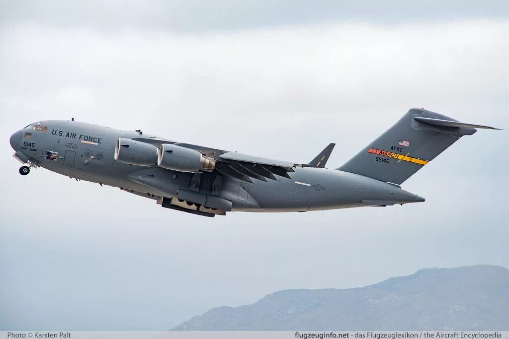 Boeing c 17 globemaster. C-17 Globemaster III. Боинг с 17 Глоубмастер 3. MCDONNELL Douglas с-17 Globemaster III.