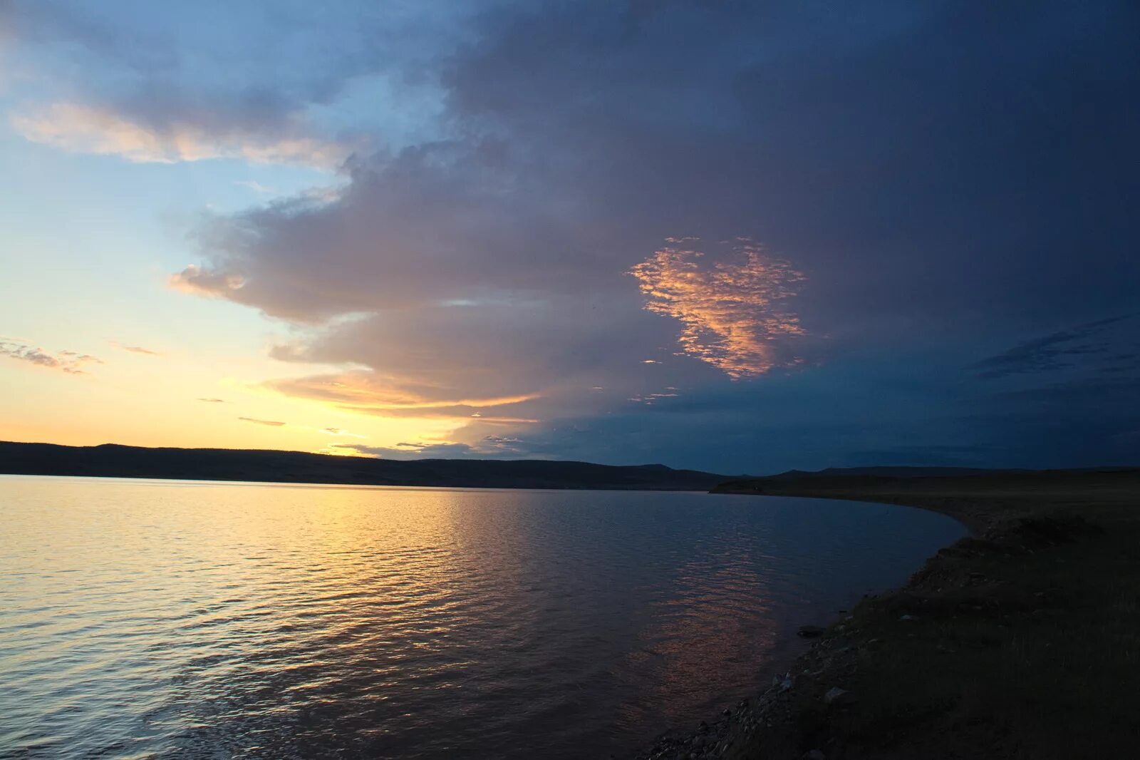 Ширинский район село черное озеро. Чёрное озеро Хакасия. Озеро Ошколь Хакасия. Село черное озеро Хакасия. Озёра Хакасии черное озеро.