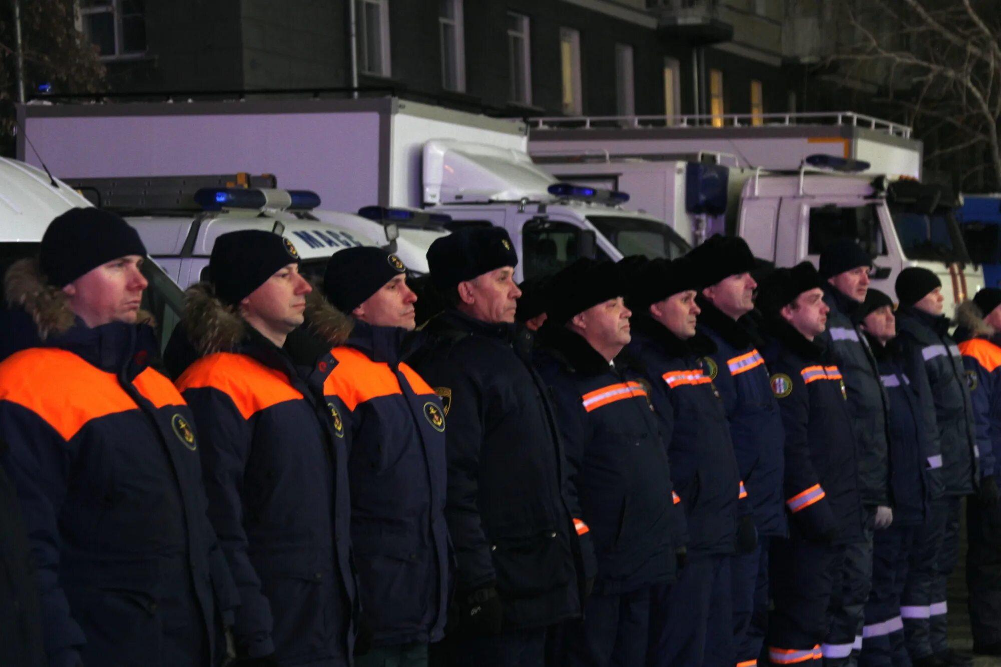 Премия ко дню пожарной охраны. Пожарный развод. День спасателя Российской Федерации история возникновения. ДЗ И ДК на разводе пожарная. Интервью Коновалова ко Дню спасателя Курск июль 2022.