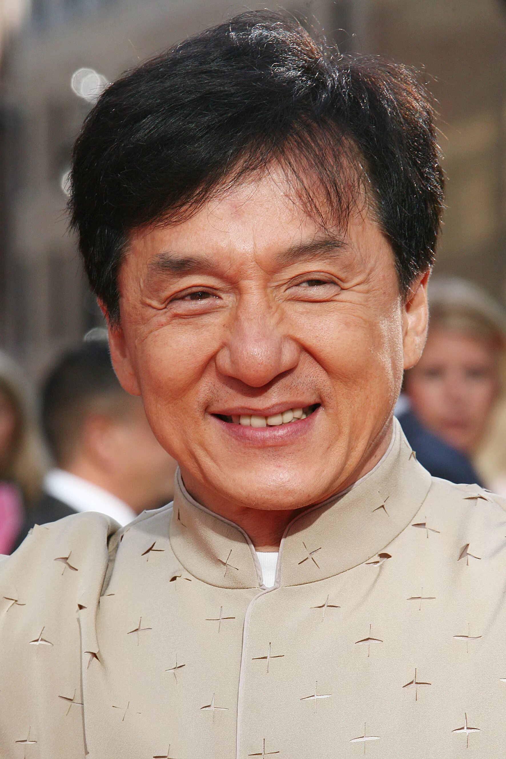 джеки чан сколько лет