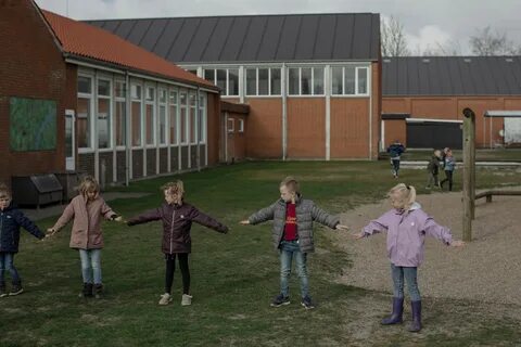 Дети средней школы