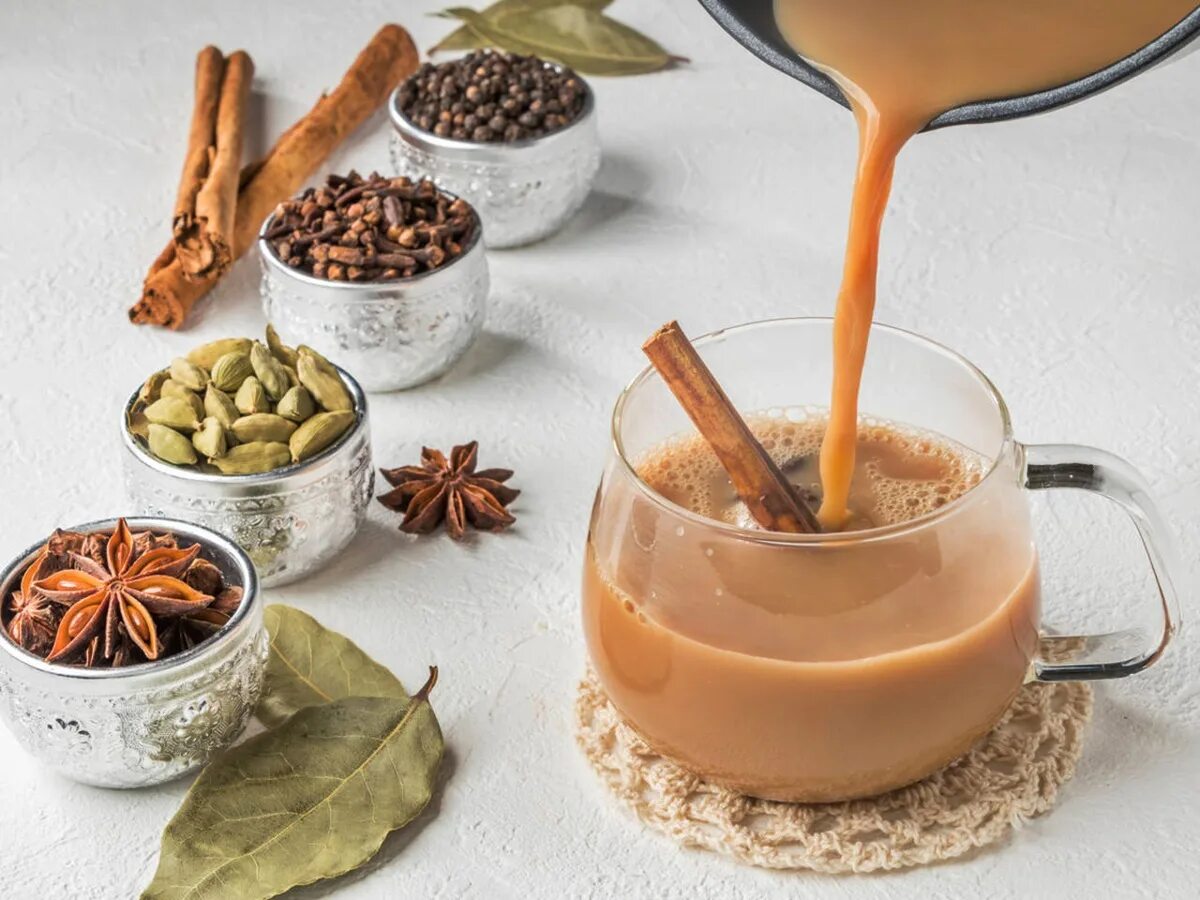 Ароматный быстрый. Шалфей мутовчатый эфирное масло. Эфирное масло essential oil. Гарам масала чай. Отвар из трав.