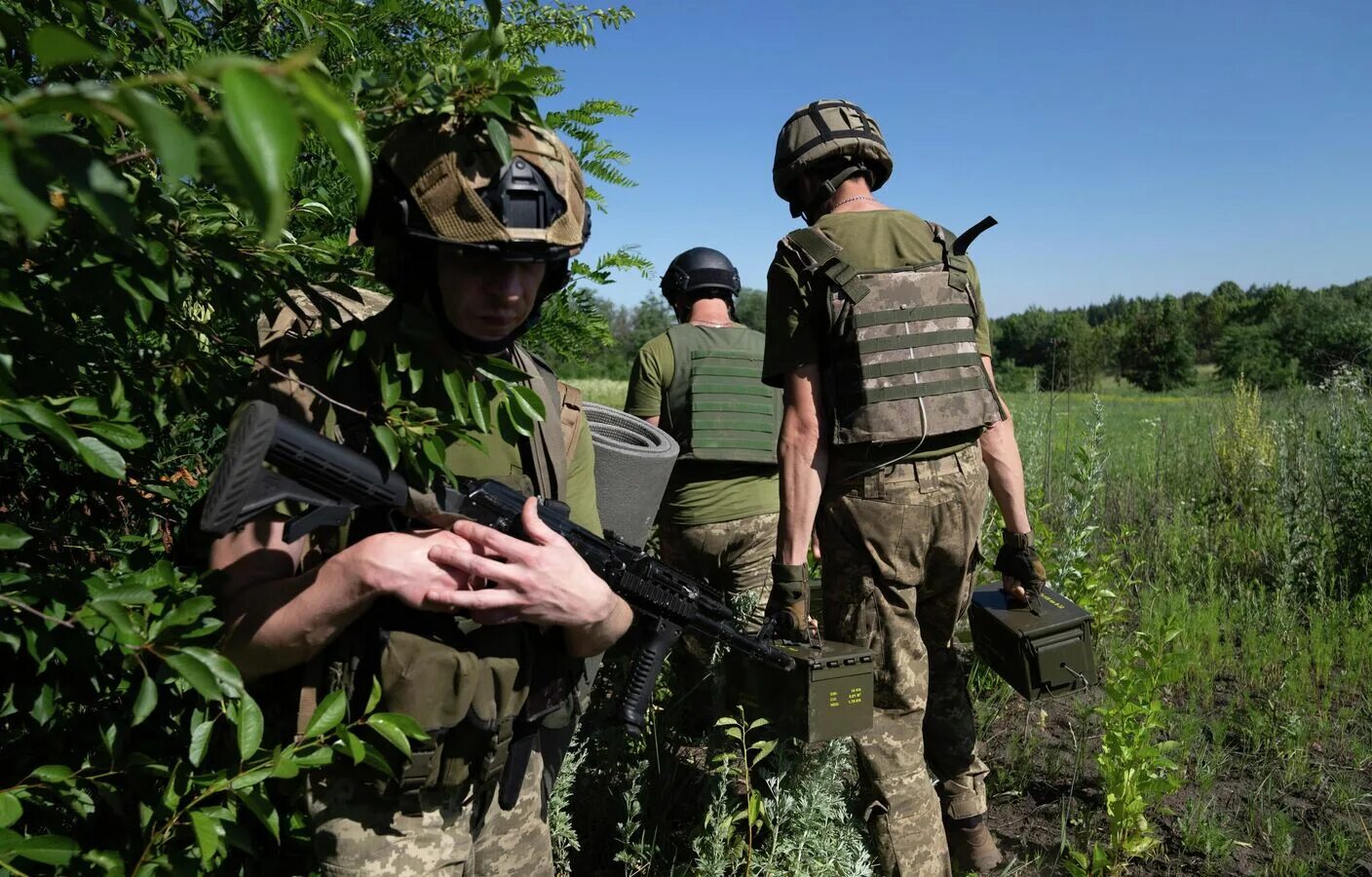 Захват вс. Солдаты армии Украины. Украинские войска. Военнослужащие ВСУ. Российский солдат.