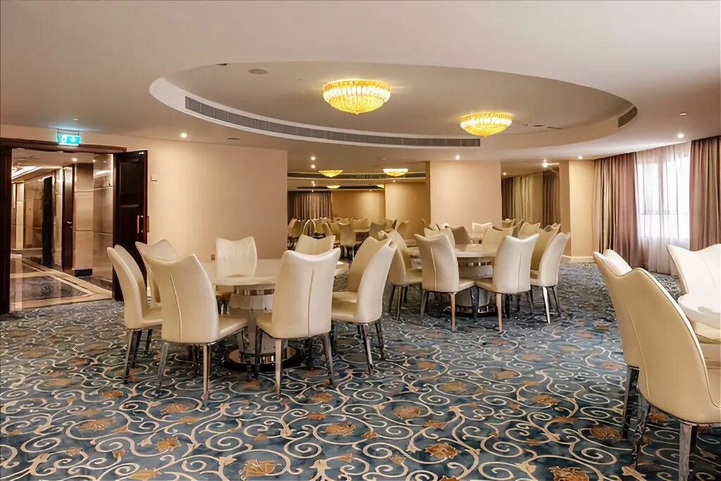 Crystal plaza al majaz 4 отзывы. Crystal plaza al majaz шарджа. Crystal plaza al majaz шарджа. Аль маджаз парк шарджа. Crystal plaza 2 шарджа.