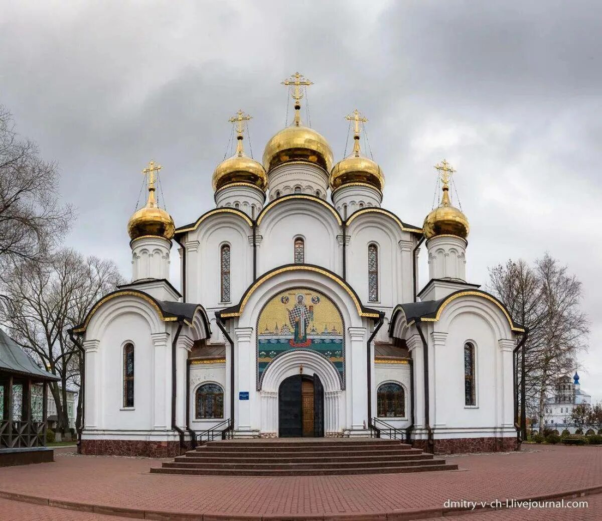 Храмы Николая Чудотворца в России. Храм Николая Чудотворца Тюмень. Никольский монастырь Переславль-Залесский. Пятиглавый Никольский храм.