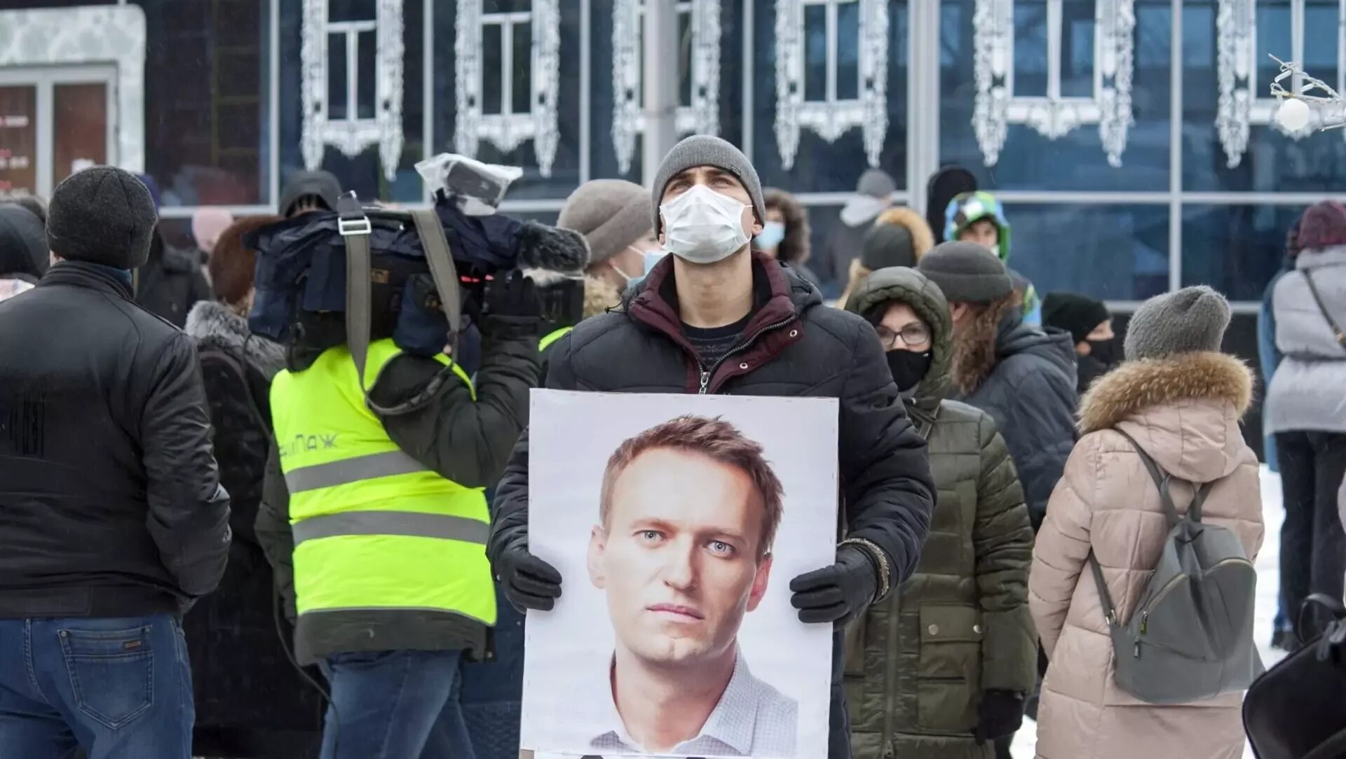 В связи со смертью алексея навального. В связи со смертью алексея навального. Смерть навального. В связи со смертью алексея навального. Протесты в поддержку алексея навального (2021).