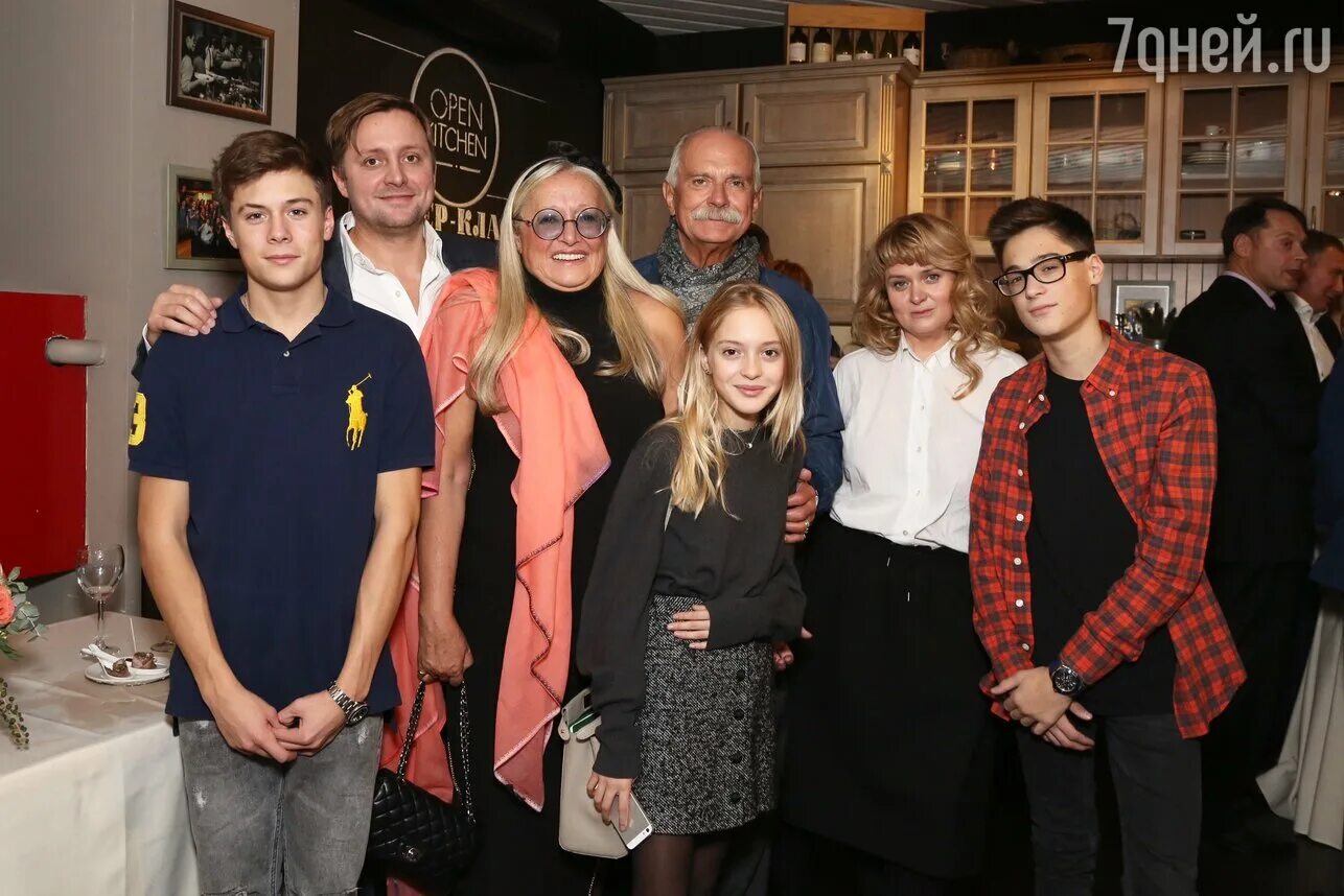 никита михалков и надежда михалкова дети. дети михалкова никиты се. семья никиты михалкова дети. внучка михалкова никиты. дети михалкова никиты сергеевича.