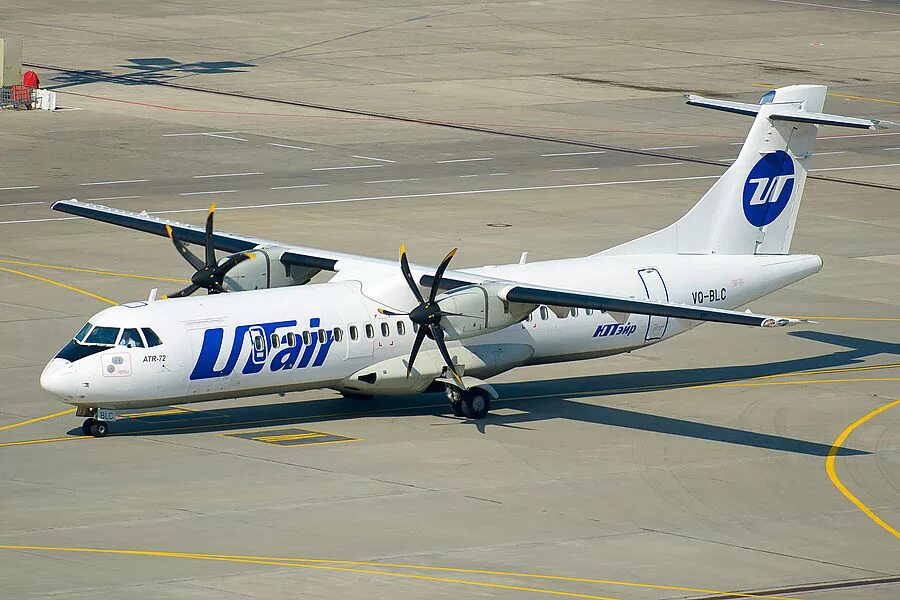 ATR ATR 72 самолет. Самолет ATR 72 авиакомпании UTAIR. ATR 72 шасси. Салон АТР 72 ЮТЭЙР.