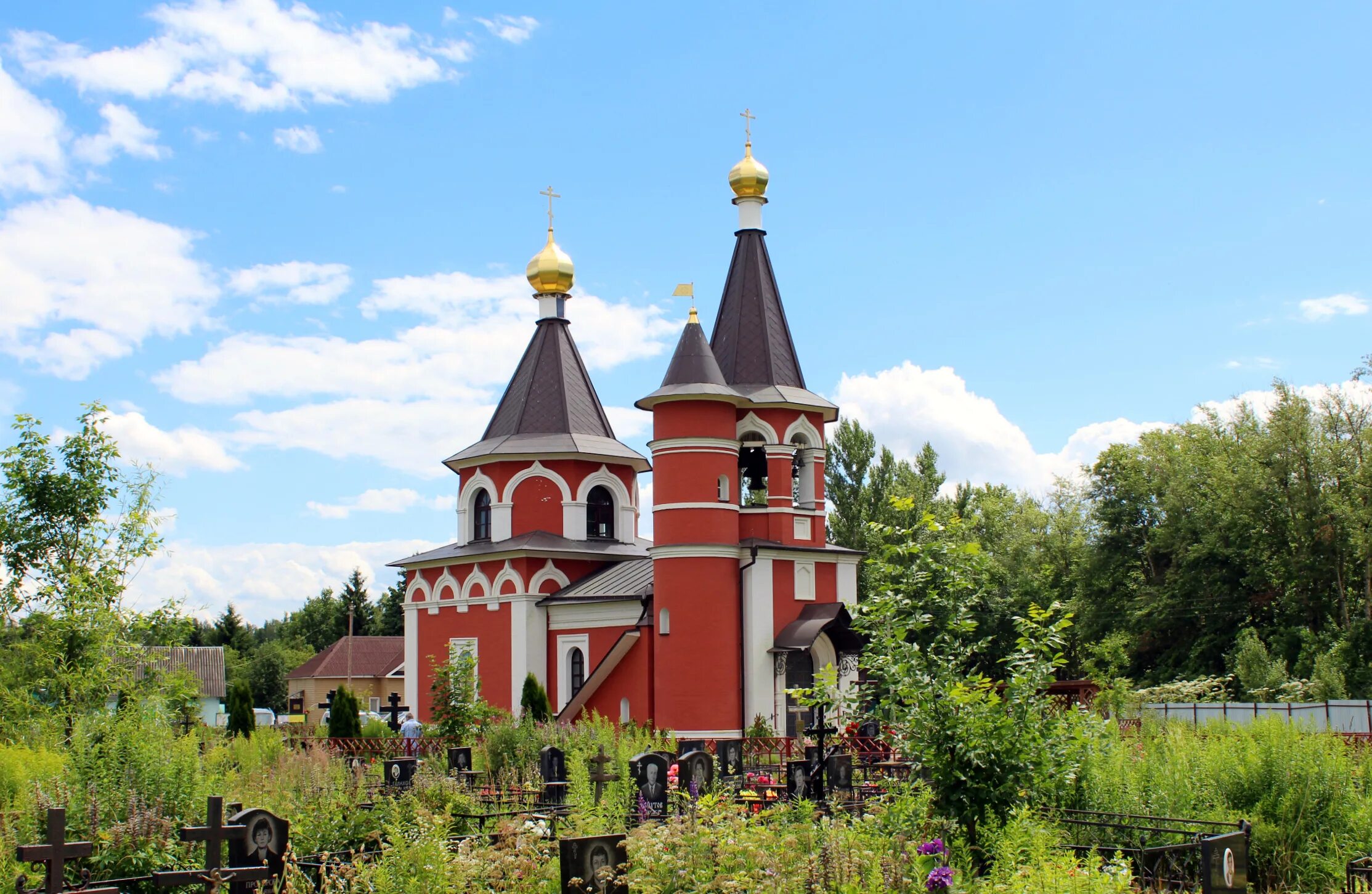 Красная горка дмитров. Кладбище красная горка Дмитров. Дмитровское городское кладбище. Красная горка кладбище Всеволожск. Г Дмитров кладбище красная горка.