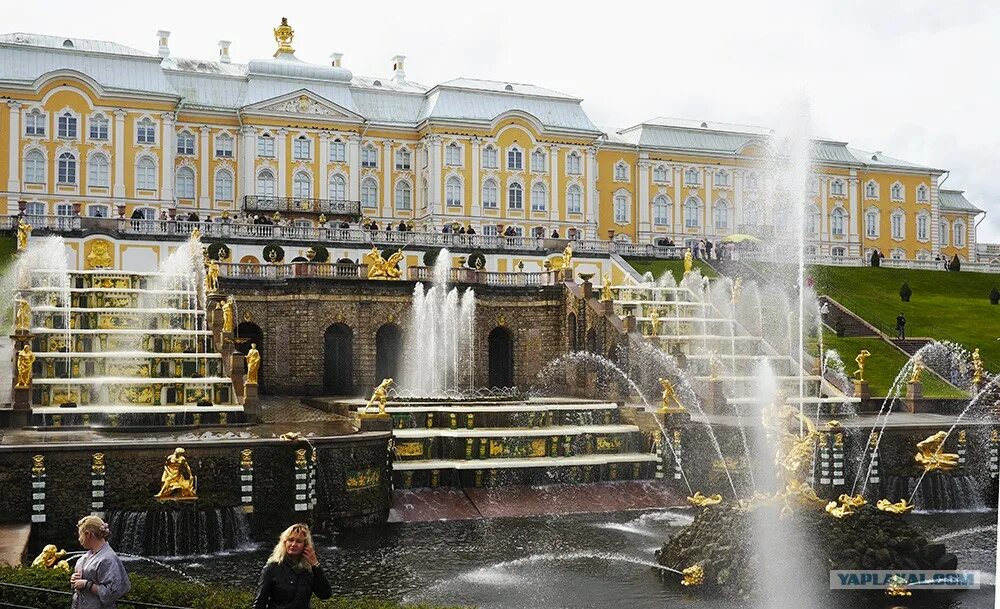 Петергоф часы посещения. Большой петергофский дворец нижний парк. фонтаны в петергофе пушкин. фонтан большой каскад в петергофе.