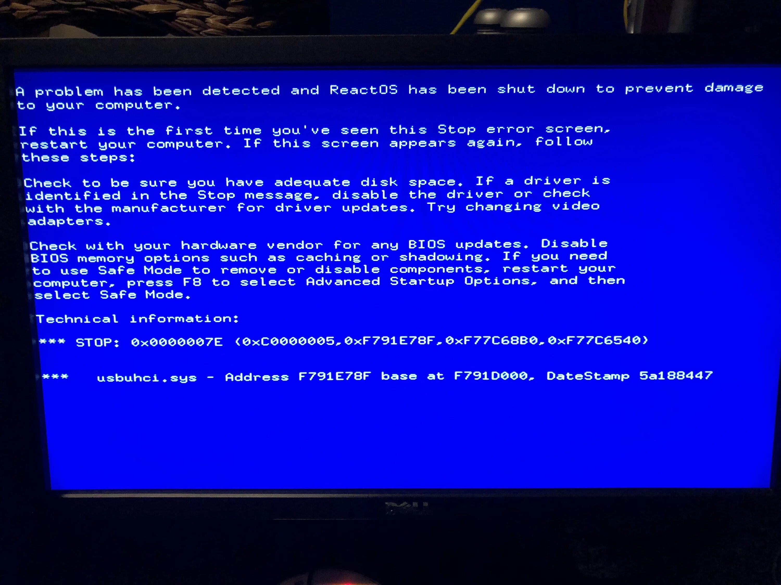 Синий экран после обновление. Синий экран восстановление системы. Синий экран смерти после обновления. Синий экран после загрузки Windows.