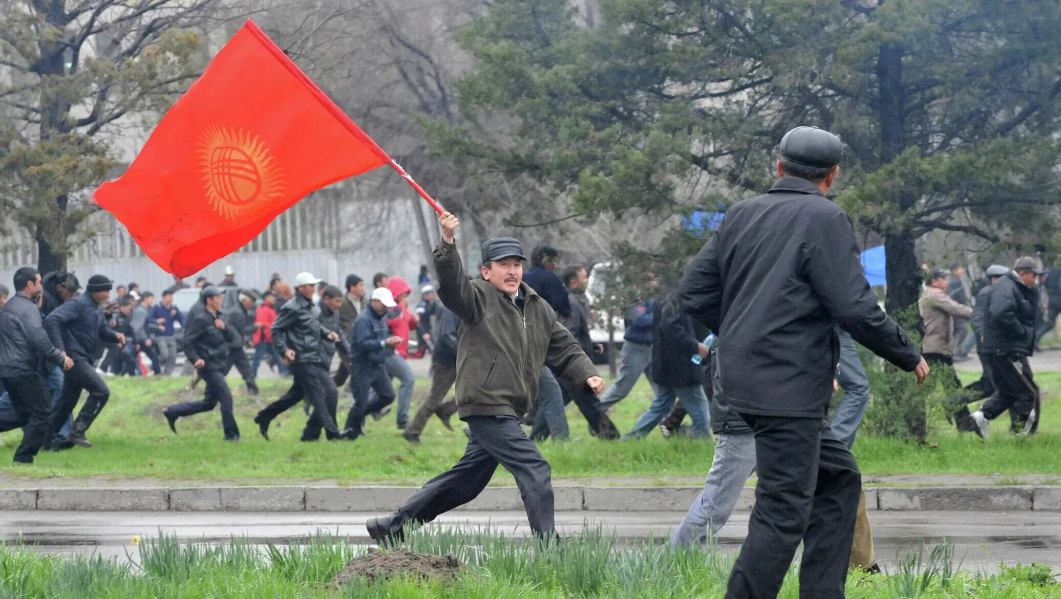 Киргизии 2010. Дынной революции в киргизии 2010.