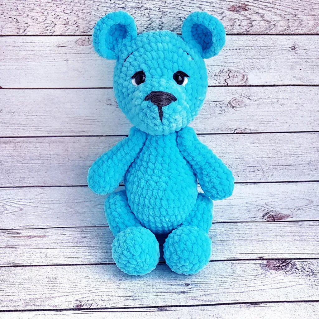 Mishka amigurumi мишка. Медвежонок крючком из плюшевой пряжи. Вязаный плюшевый мишка. Игрушки из велюровой пряжи. Mishka amigurumi мишка.