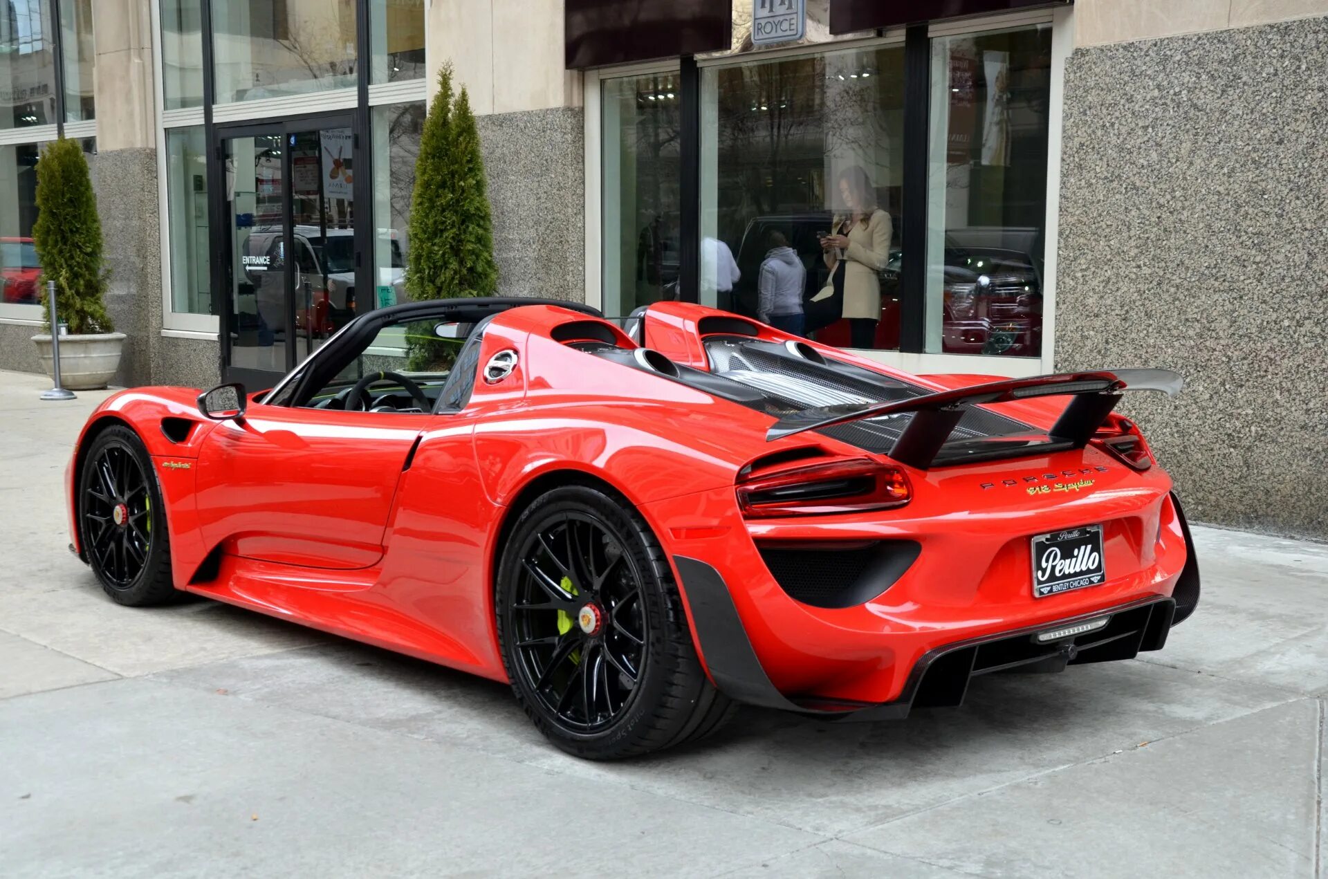 Porsche 918 цены. Порше 918. Порше 918 Spyder. Порше 918 красный. Porshe 918 Spyder Red.