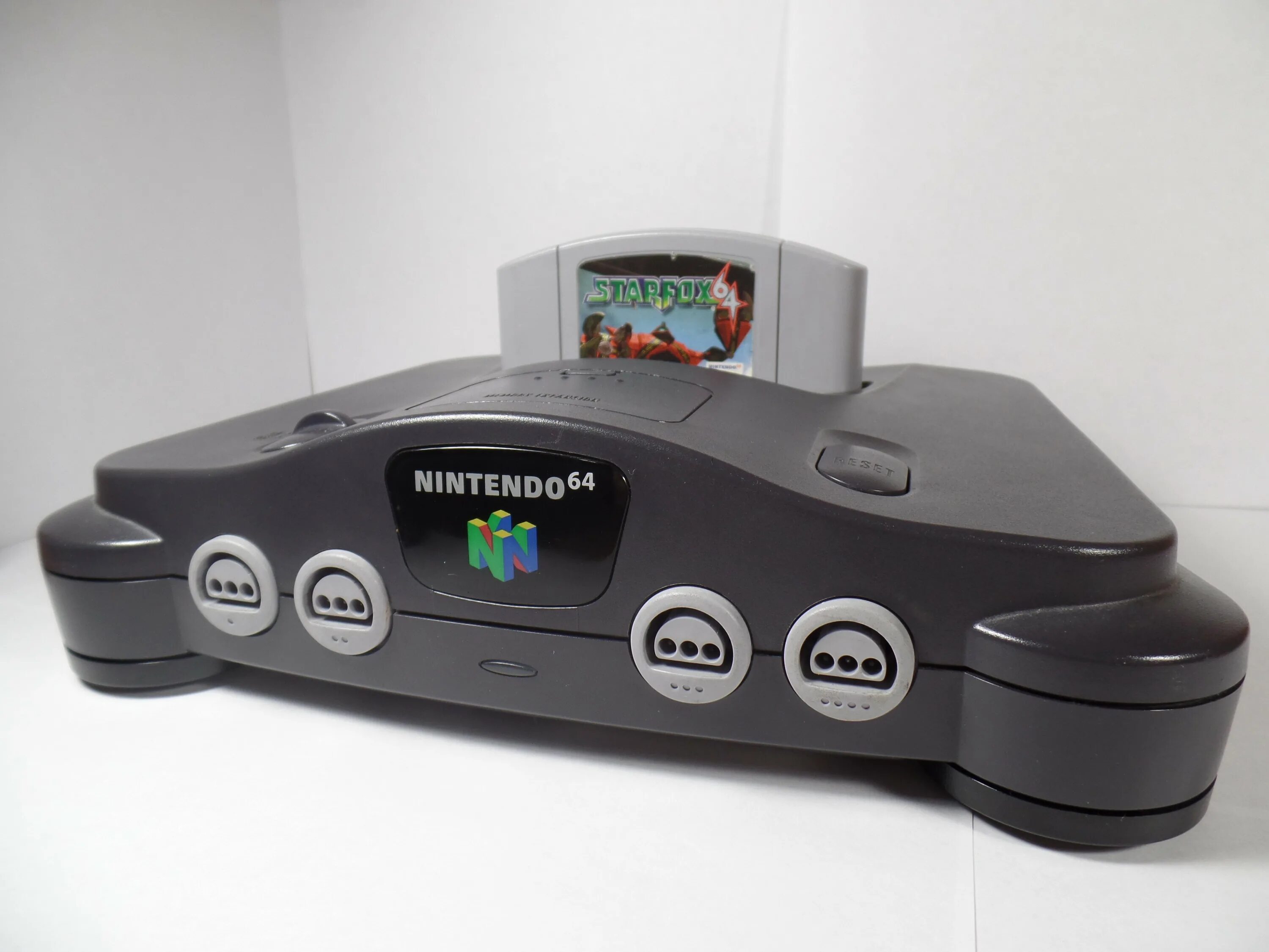 Приставка nintendo 64. Приставка Нинтендо 64 бит. Консоль Nintendo 64. Nintendo 64 комплектация. Nintendo 64 Set.