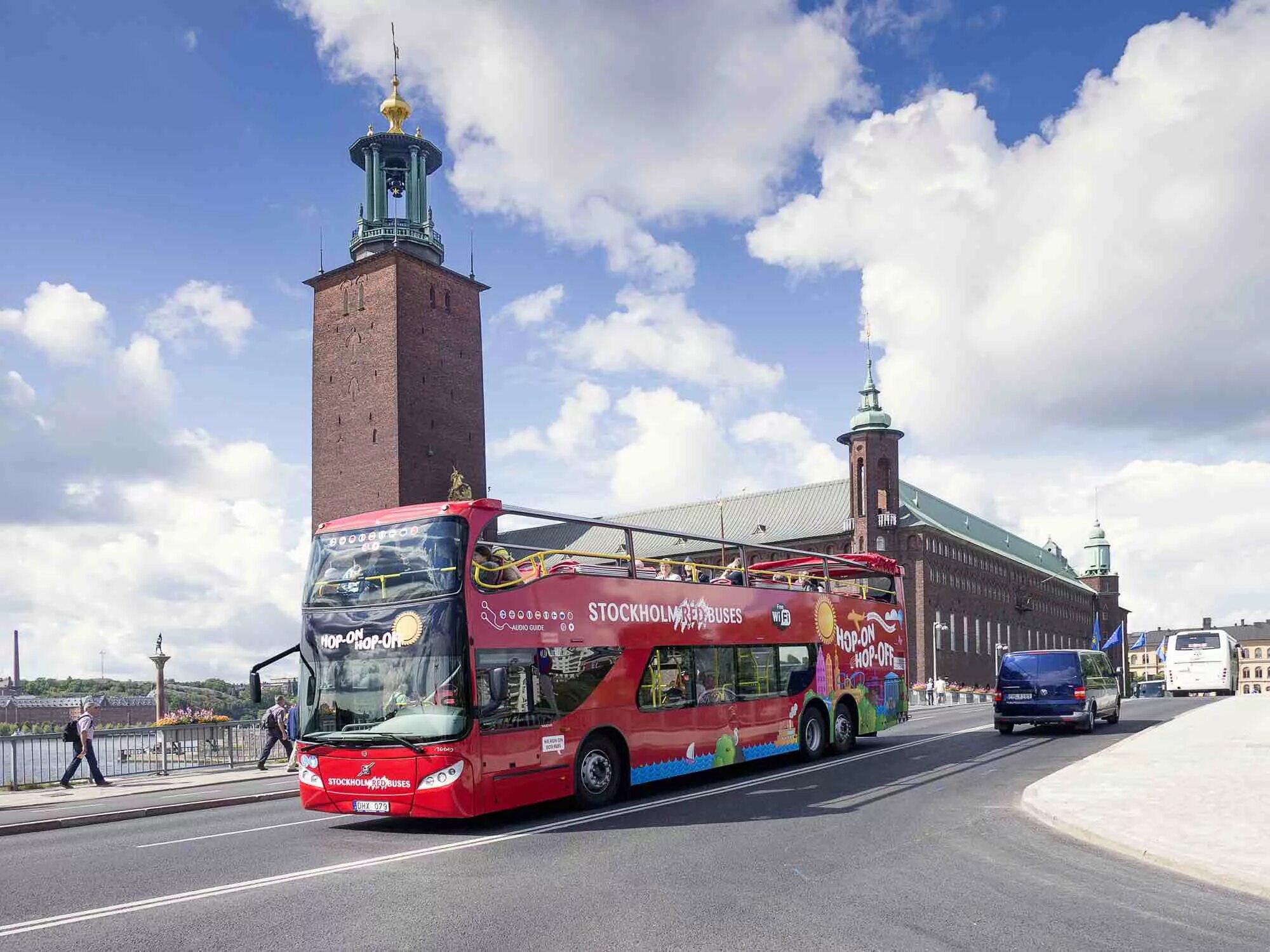 Автобусные туры 1 день. Stockholm Sightseeing Bus. Автобусы Стокгольма. Автобусная экскурсия. Автобусный тур по Европе.