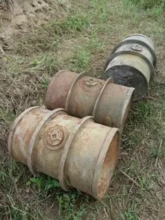 2 бочки наполнены горючим