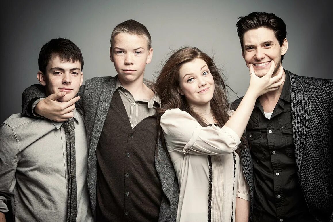 хроники нарнии певенси. хроники нарнии лев колдунья и волшебный шкаф. сколько лет хроники нарнии. сколько лет хроники нарнии. люси певенси хроники нарнии лев колдунья.