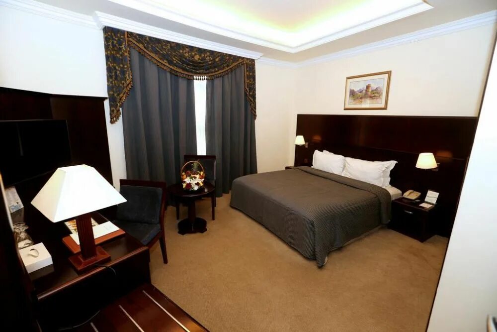 Sharjah premiere hotel отзывы. Шарджа премьер отель. Sharjah premiere hotel resort 3 шарджа. Sharjah premiere hotel отзывы. Отель шарджа премьер резорт фото.