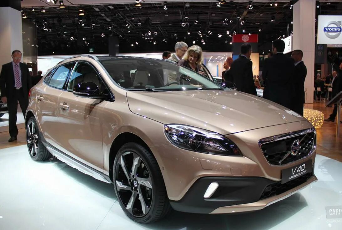 Вольво v40 Cross Country 2020. Вольво v40 2022. Volvo v40 2021. Вольво v40 Cross Country 2021.