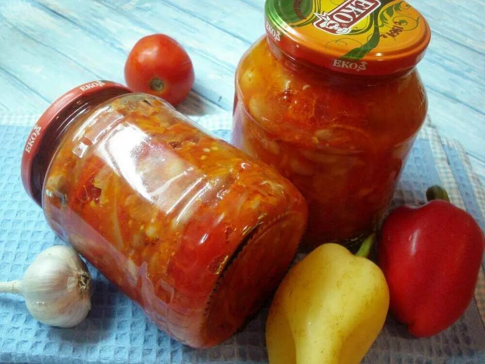 Рецепт лечо с морковкой. Лечо. лечо с фасолью на зиму. банки с лечо. лечо в банках.