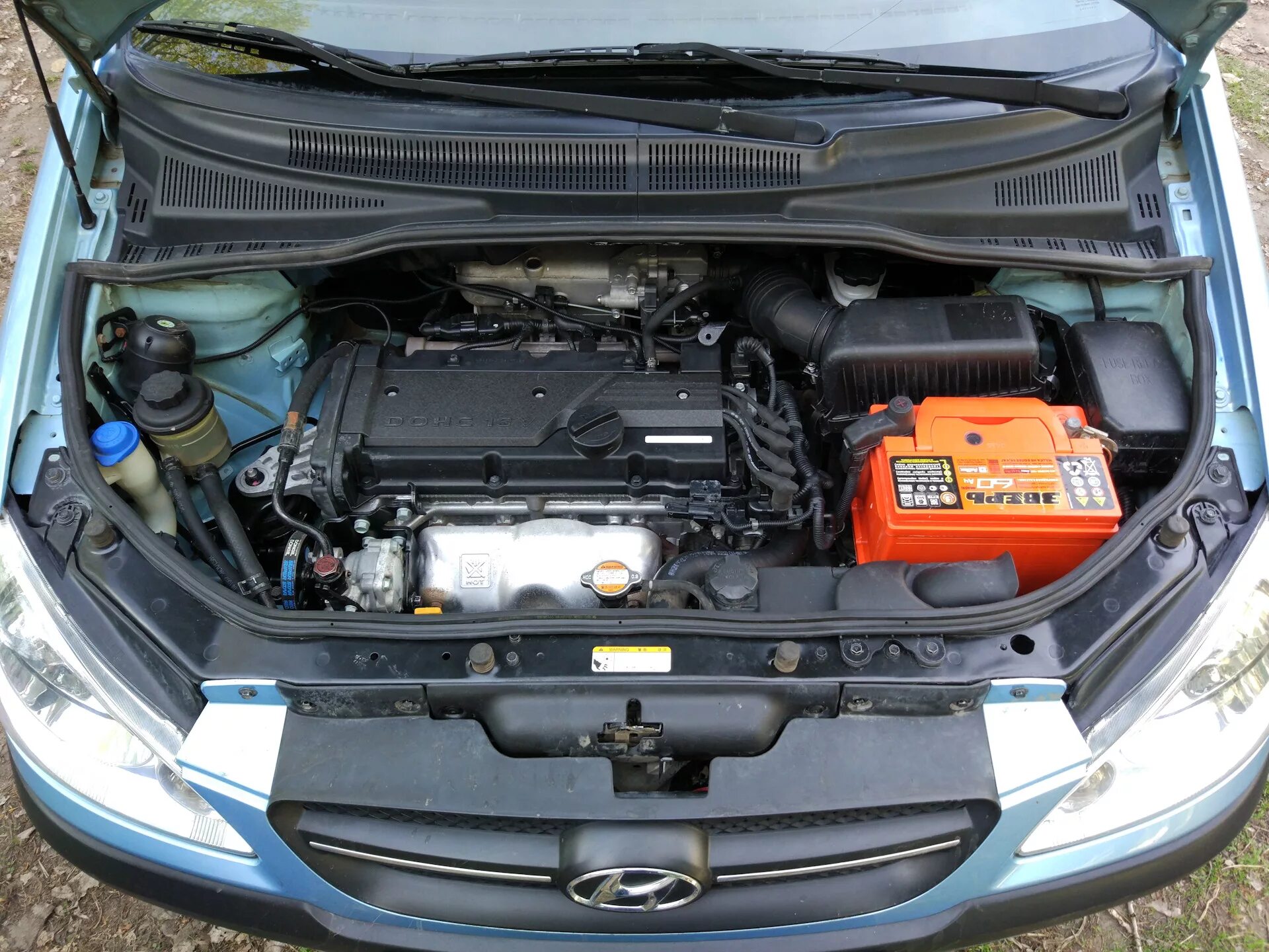 Хендай гетц под. Подкапотка hyundai getz 1.4. hyundai getz 1.1 подкапотное. хендай гетц 1.4. hyundai getz 2008 моторный отсек.