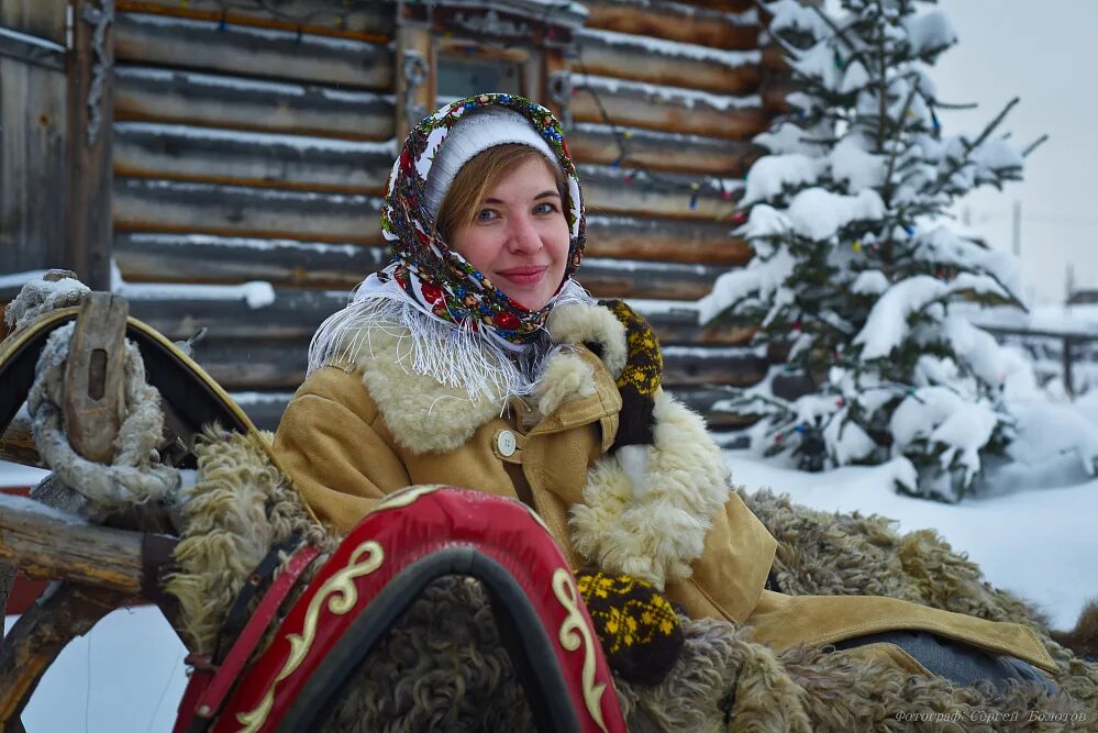 Девушка в тулупе. Девушка в тулупе. Девушка в тулупе и валенках. Девушка в тулупе. Валенки тулуп и шапка ушанка.