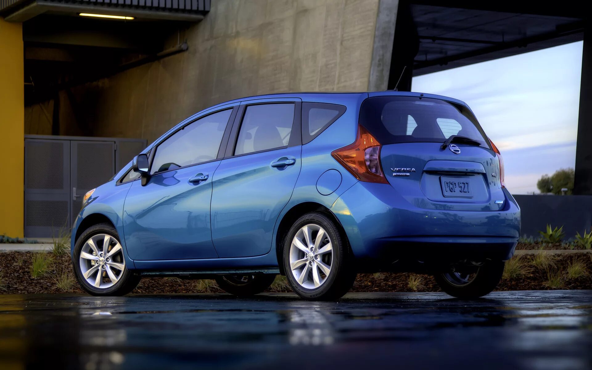 Nissan Note e10. Ниссан ноут 2013. Nissan Note 2016. Новый Ниссан ноут 2023.