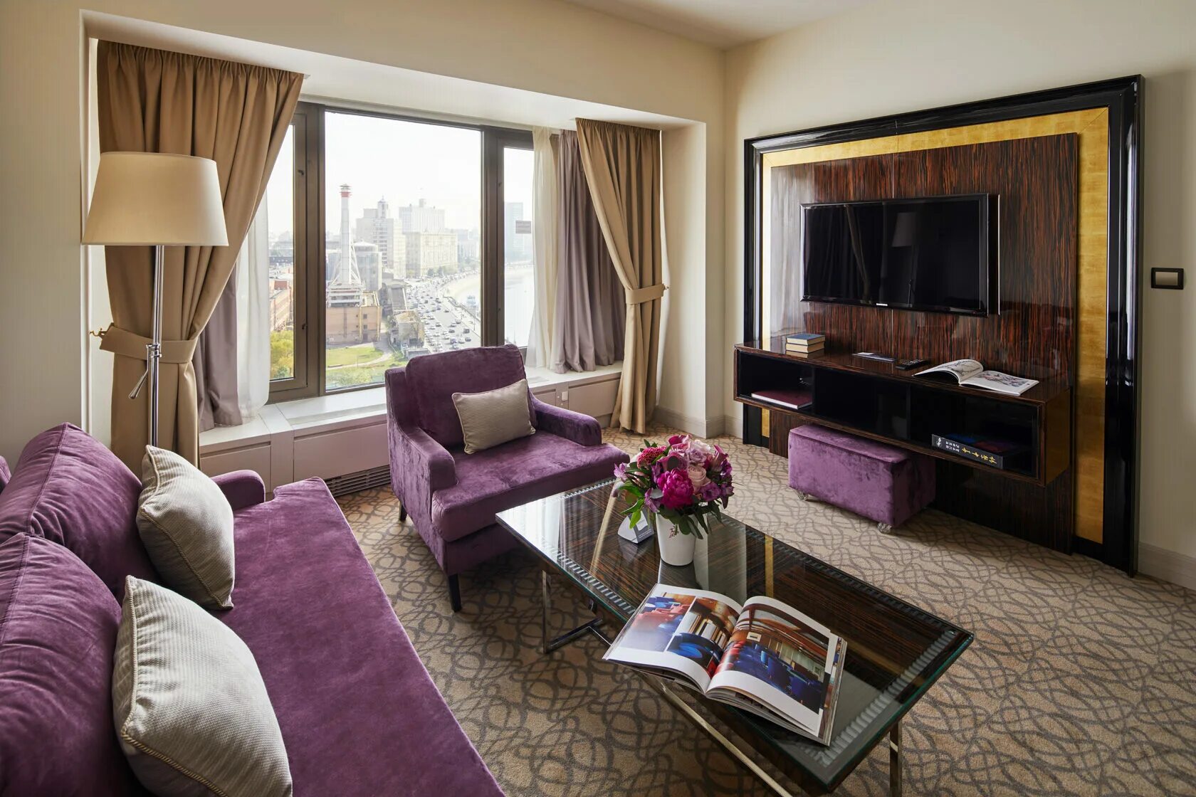 Плаза гарден краснопресненская набережная 12. Москва отель crowne plaza краснопресненская. Отель crowne plaza москва. Плаза гарден отель москва. Плаза гарден отель москва.