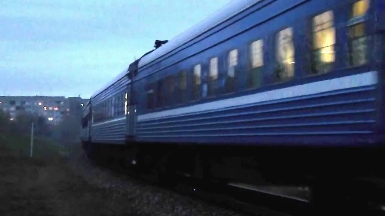 Фирменный поезд минск-витебск. Поезд москва бердянск. Поезд москва полоцк. Полоцк москва поезд прибытие в москву. Поезд 39 москва полоцк.