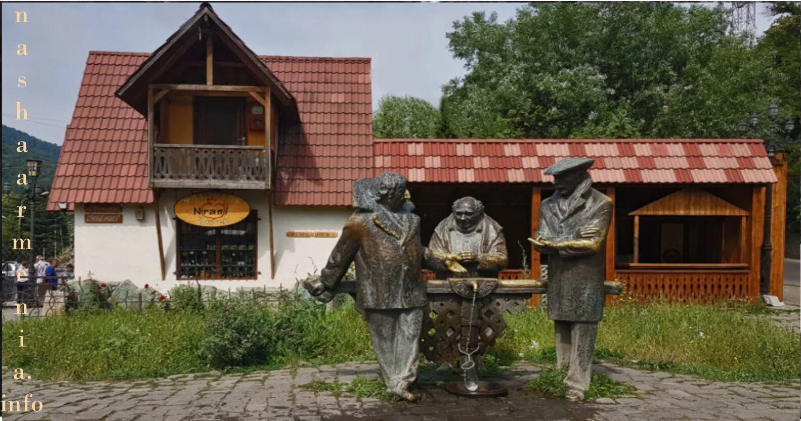 Мимино славянск. Памятник мимино в дилижане. памятник мимино в телави. памятник мимино в тбилиси. памятник данелии и &quot;мимино&quot; в тбилиси..