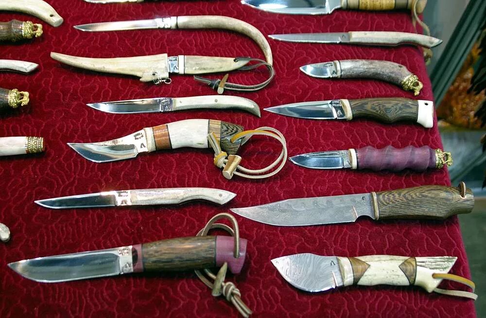 Южный крест шершень сталь elmax. Spyderco c05p standard. Bark river kephart 5″ cpm 3v. Охотничий нож. Финка зоновская с наборной рукояткой.