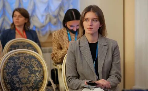 Женщина миссия