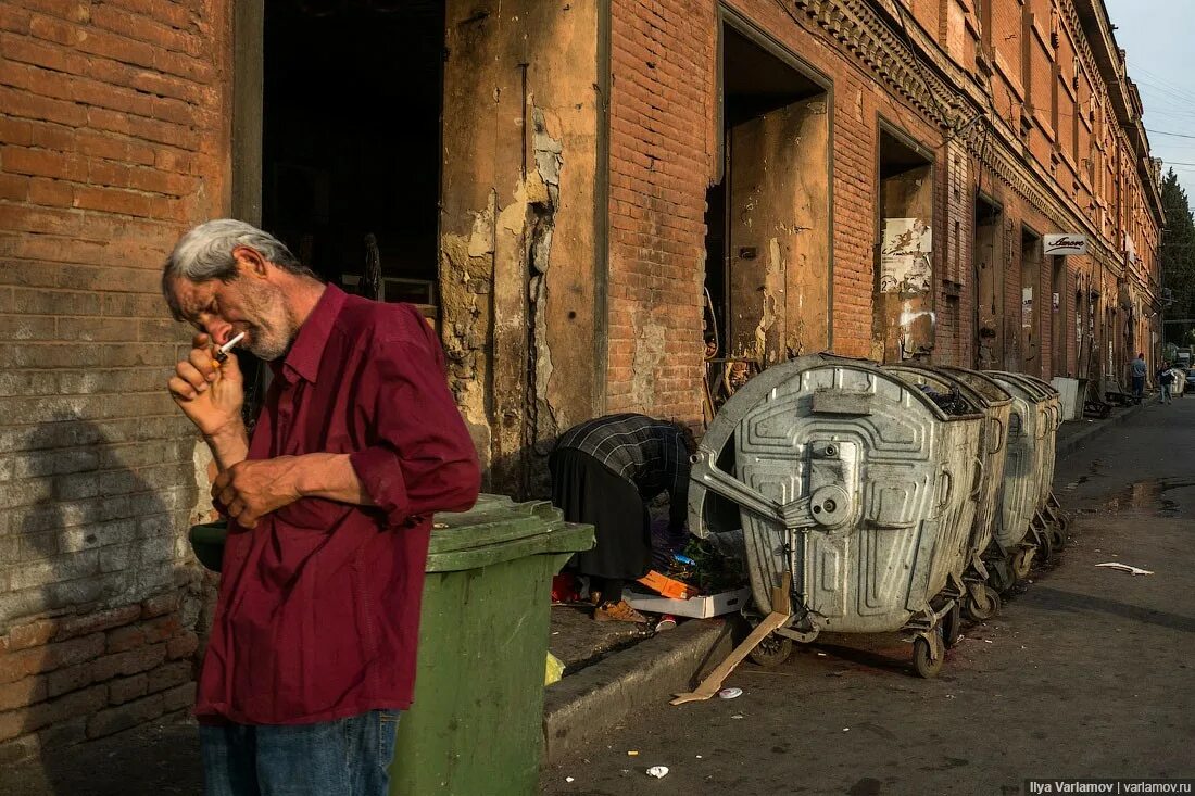 Бедность и разруха. Бедность в Грузии. Самого бедного человека