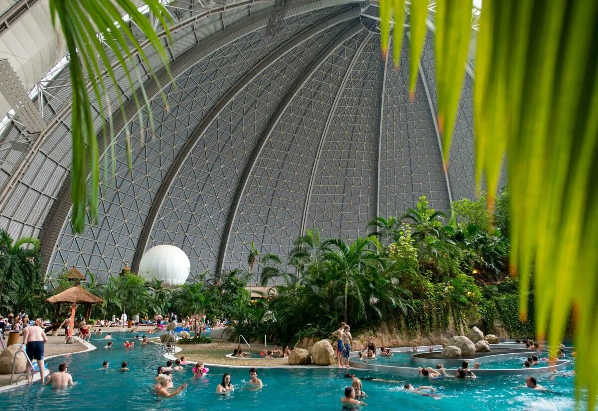 Аквапарк Берлин тропические острова. Tropical Islands, Краусник. Тропикал Исланд Берлин. Аквапарк в Берлине Tropical Islands.