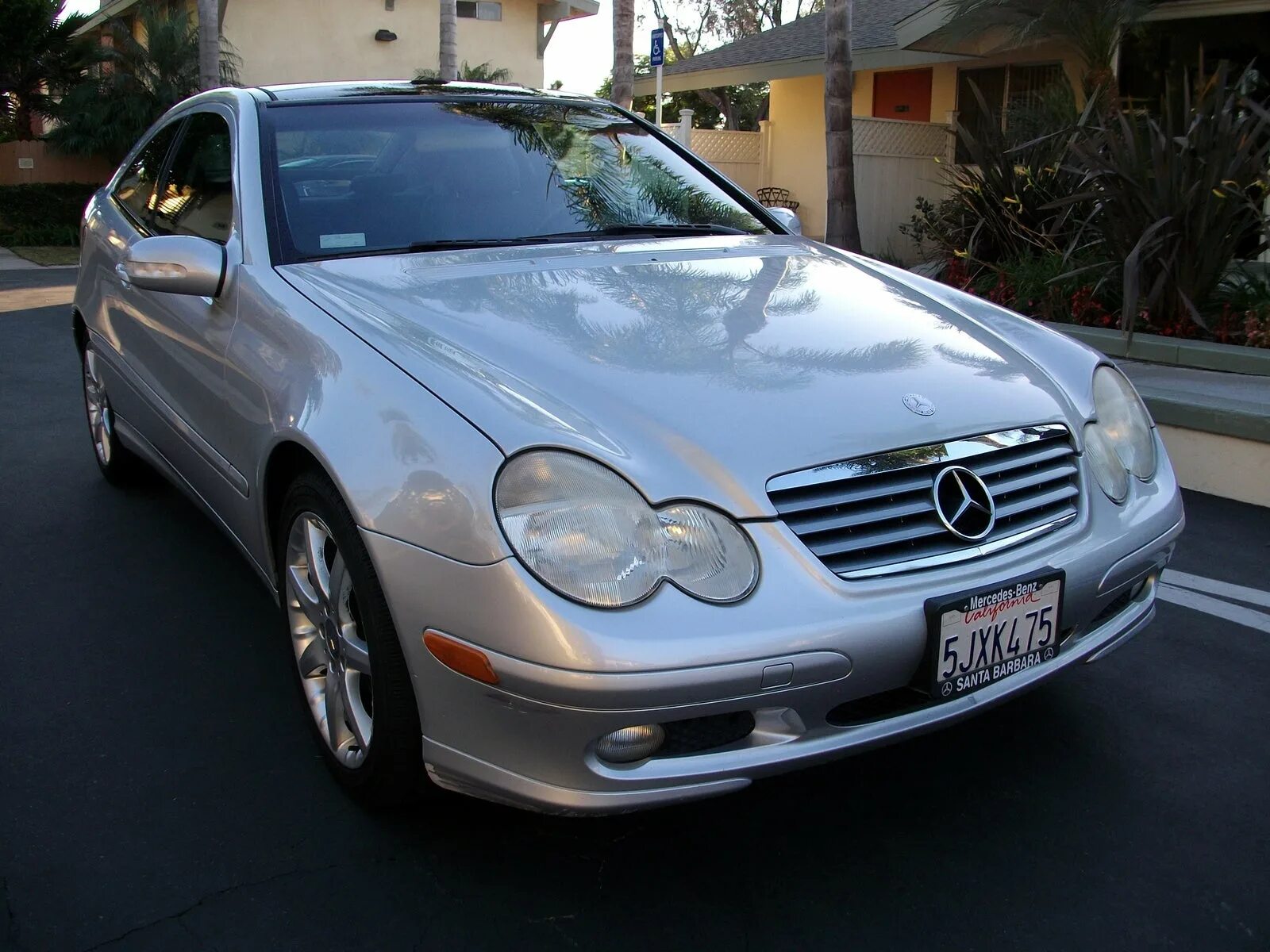 Купить мерседес 2004. Mercedes c 2004. C 230 Kompressor 2004. Mercedes Benz 2004. Мерседес 2004г.
