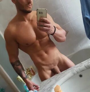 Axe Ste. si è svegliato eccitato qualche giorno fa e su Twitter ha dato cos...