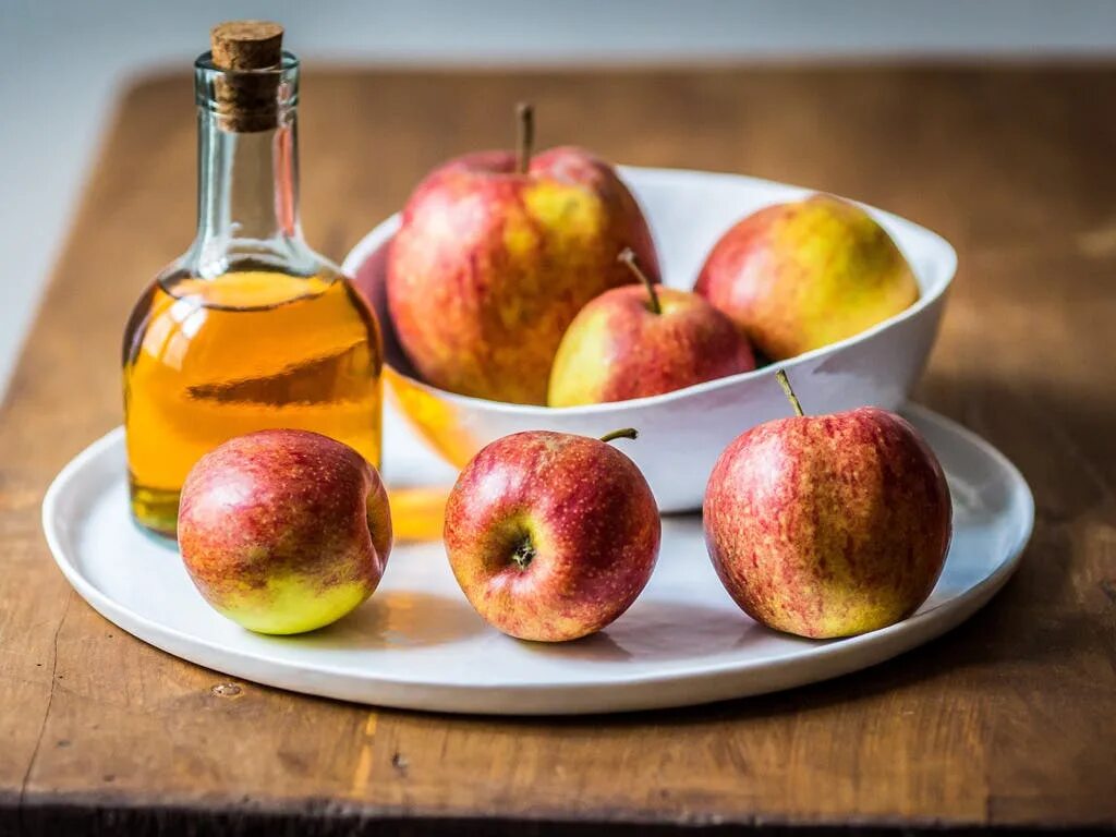 Яблочный уксус снижает сахар в крови. Яблочный уксус пить. Яблочная кислота для волос. Как пить яблочный уксус при диабете 2 типа. Уксус для понижения давления.