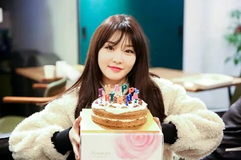 Chungha and her birthday cake Asian Eyes, Ioi, Korean Girl Groups, Vanilla ...